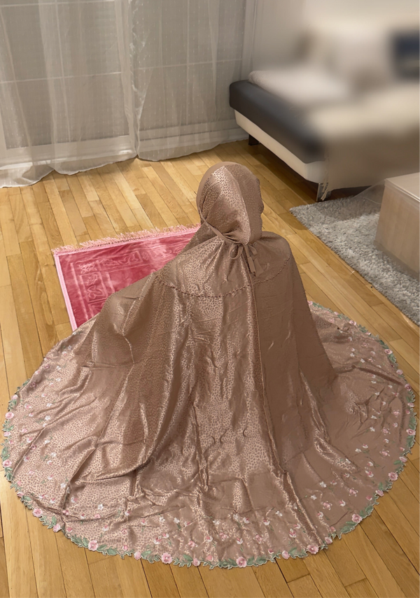 Robe de prière malaisienne brodée – Satin luxueux avec sac – Modèle Diamant
