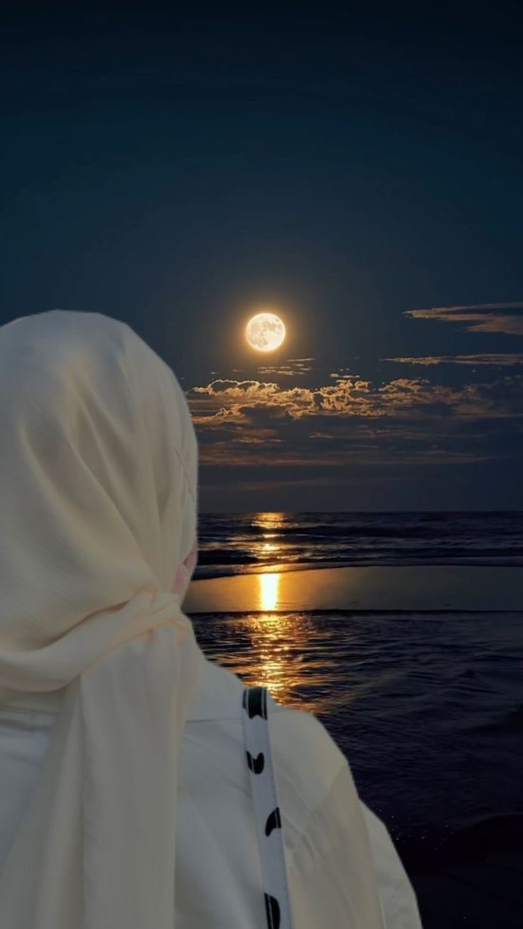 Robe de prière malaisienne Solseyn - Légèreté du cœur et de l'esprit - Collection Sakina en satin brodé